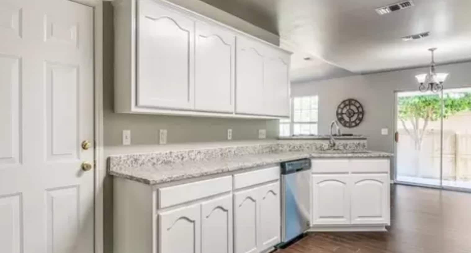 Building Photo - 2066 Bentwood Dr
