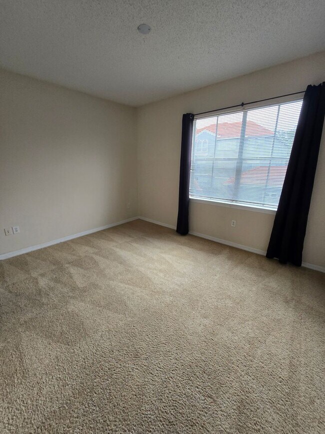Building Photo - 2 bedroom, 2 bath For Rent Tampa Palms Area!