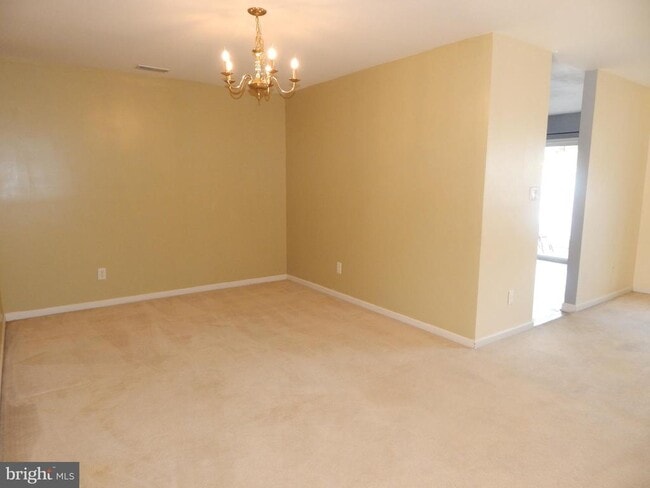 Building Photo - 531 Musket Ct