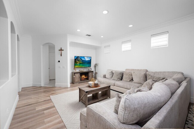 Building Photo - Beautiful 4-Bedroom Home in Chino – Ready ...