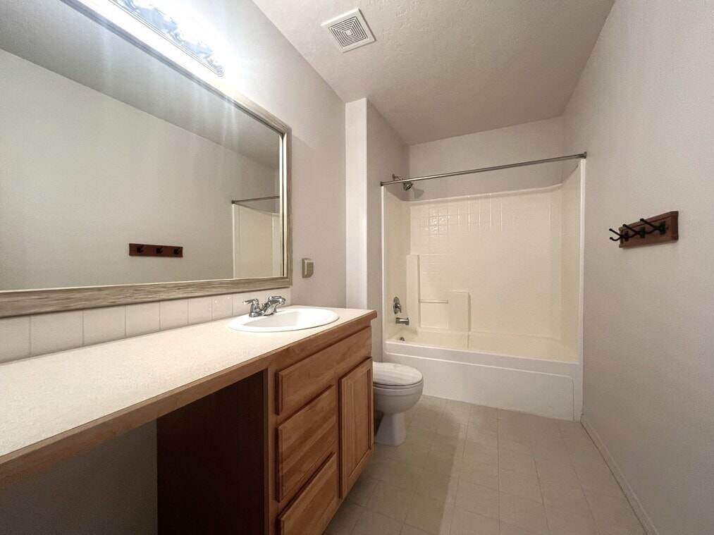 Building Photo - 9656 W Shelborne Dr