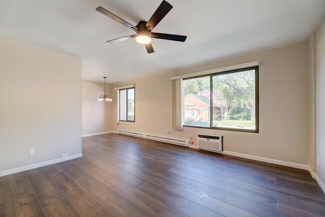 Building Photo - 305 Maple Ave