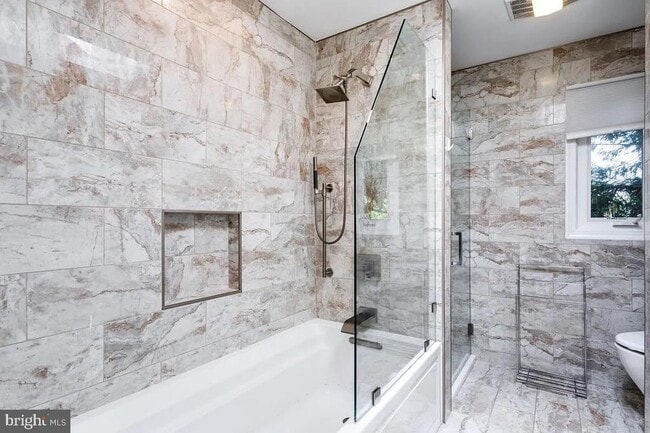 Building Photo - 4611 Charleston Terrace NW