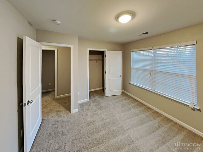 Building Photo - 232 Taylors Landing Ave