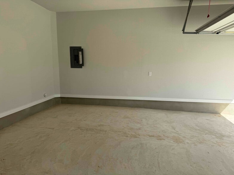 Building Photo - 2205 Stampede Dr