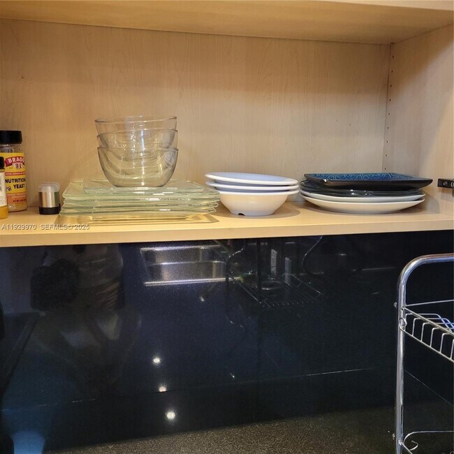 Building Photo - 1865 S Ocean Dr