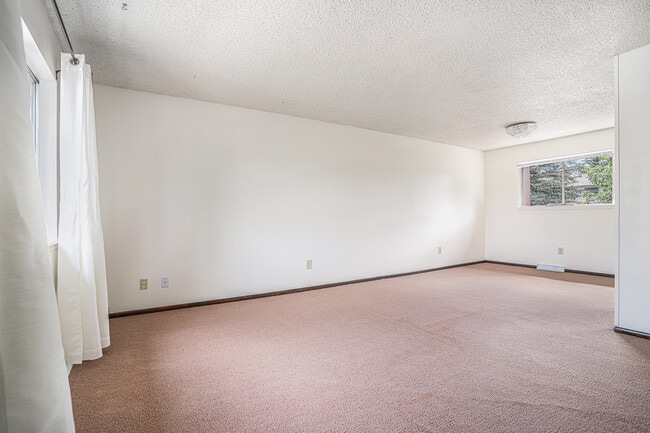 Building Photo - 829 Tyler St