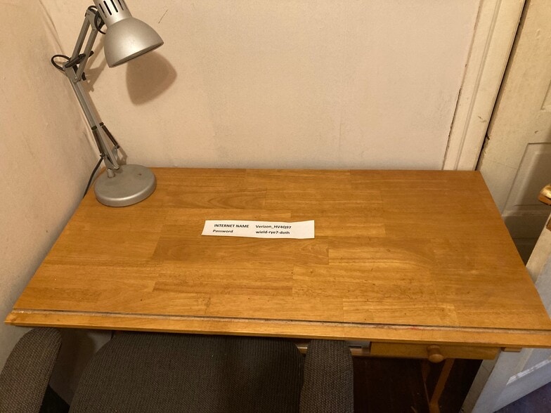 Back Bedroom Desk - 209 Park Ter