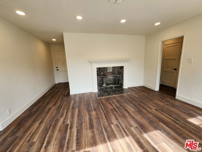 Building Photo - 6639 Chimineas Ave