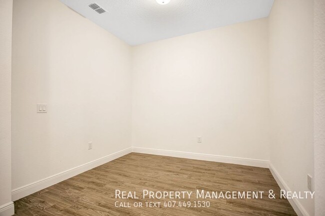 Building Photo - 3 BR / 2.5 BA Townhouse In Hawks Crest
