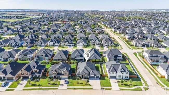 Building Photo - 2210 Bristlegrass Dr