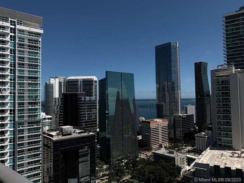 Building Photo - 1100 S Miami Ave