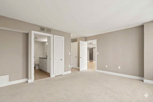 Building Photo - 4200 N Ocean Dr