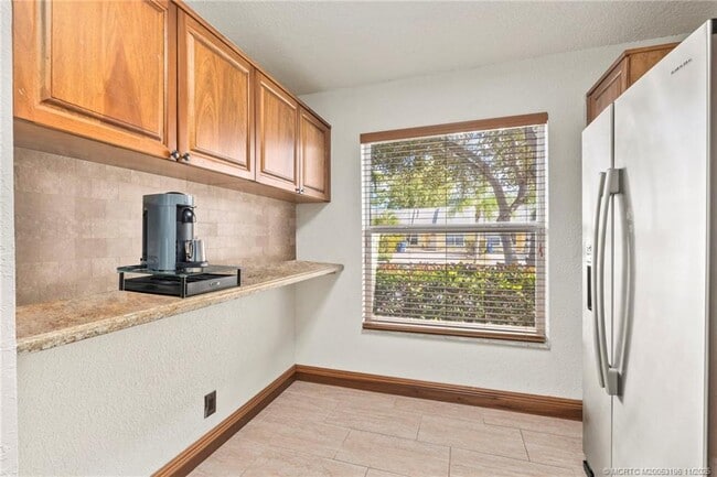 Building Photo - 111 Oakwood Dr