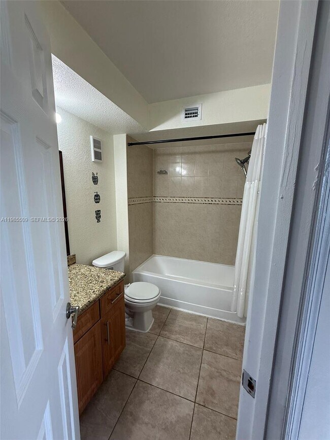 Building Photo - 731 Vista Isles Dr