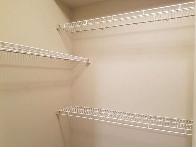 Building Photo - 0bd/1ba Sammamish Condo