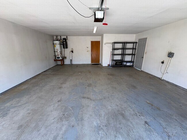 Building Photo - 636 Ramblewood Ct