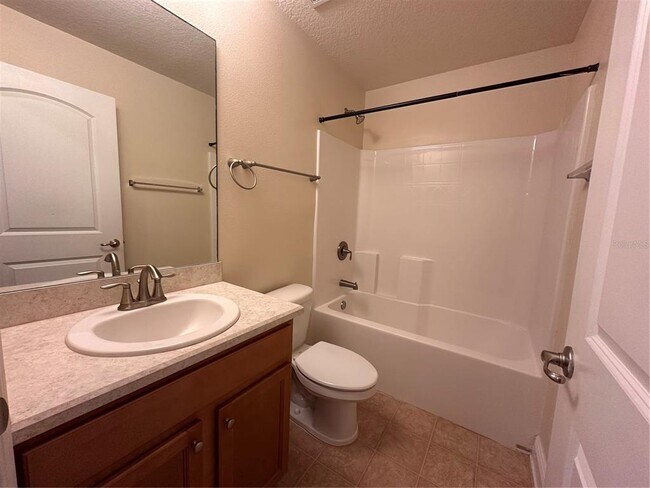 Building Photo - 402 Edith Dr