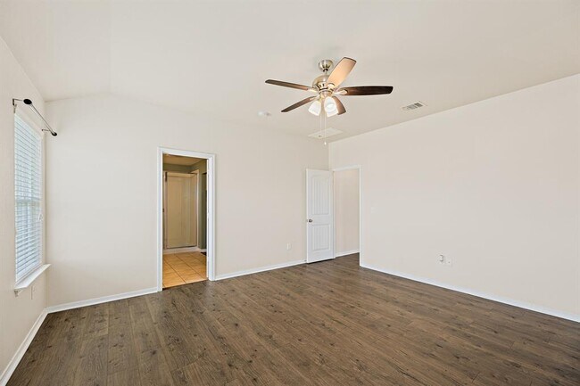 Building Photo - 5916 Montrelia Dr