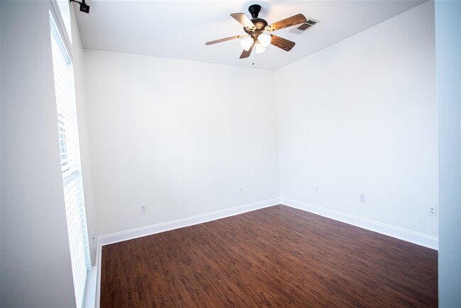 Building Photo - 12437 Old Millstone Dr