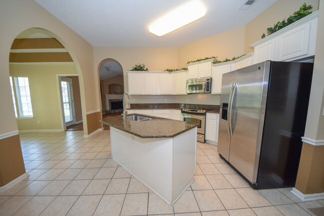 Building Photo - Gorgeous 3 bed, 2 bath with BONUS in Cordova.