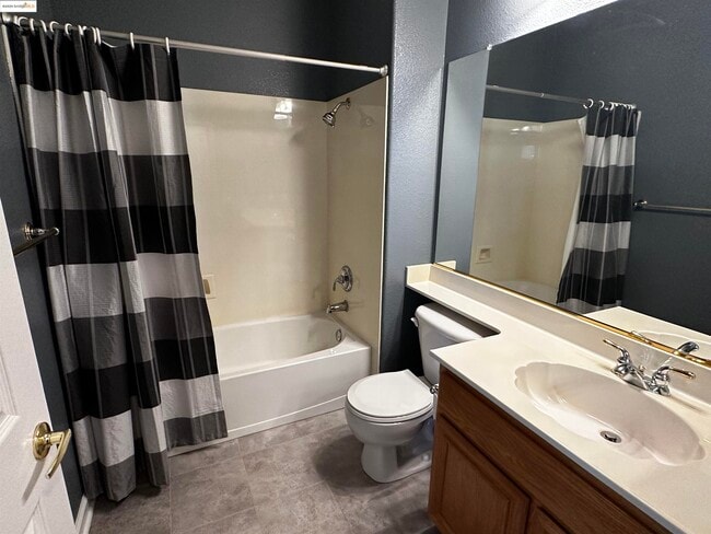 Building Photo - 575 Quindell Way