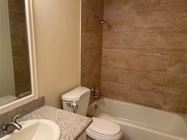 Building Photo - 3115 Jenny Dr