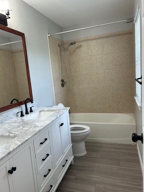 Building Photo - 1112 Christopher Ave