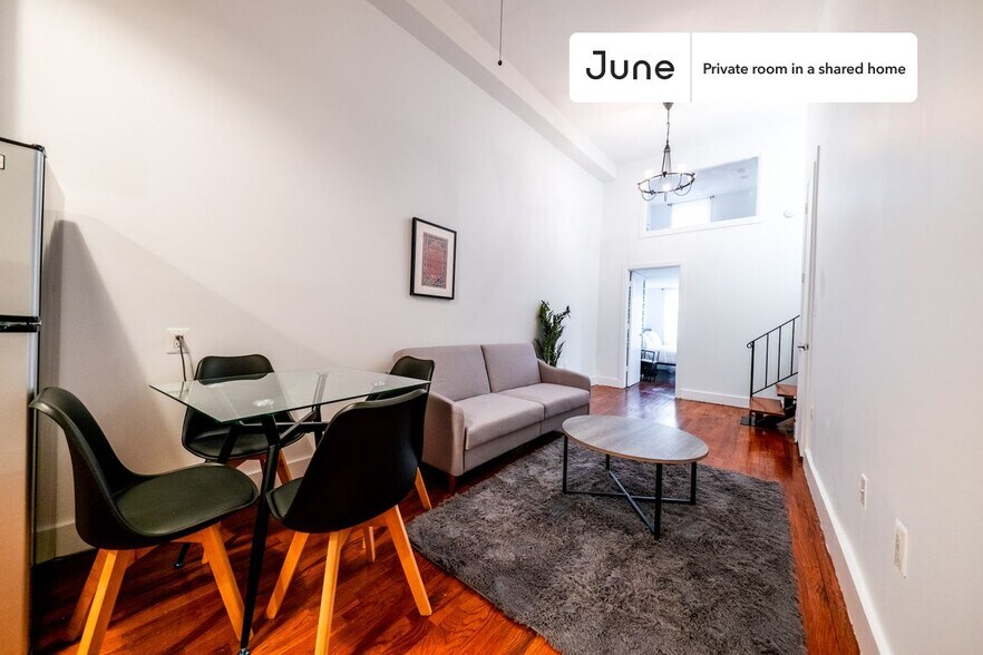 Building Photo - Room in Shared 3 bed/1 bath home