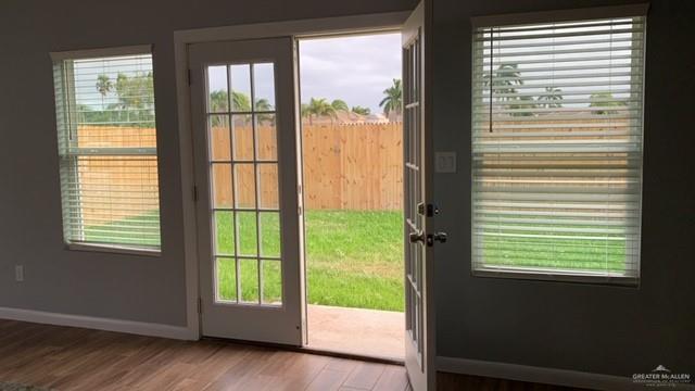 Building Photo - 909 W Smith Dr