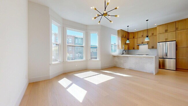 Building Photo - Modern, Convenient, Bright, Renovated 3BR/1BA Top Floor Flat with Dishwasher & In Unit Laundry