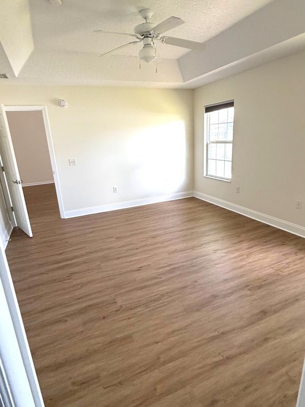 Building Photo - 1111 SW Yorktown Glen