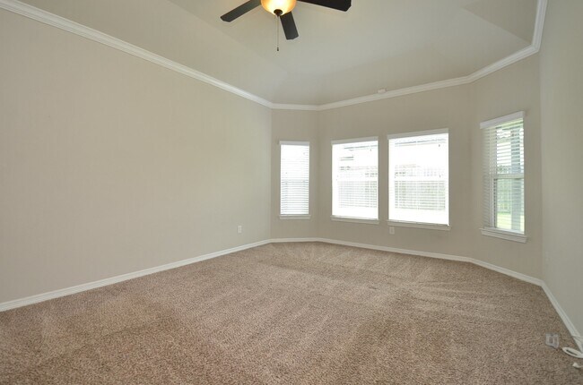 Building Photo - 11134 Honeysuckle Haven Dr