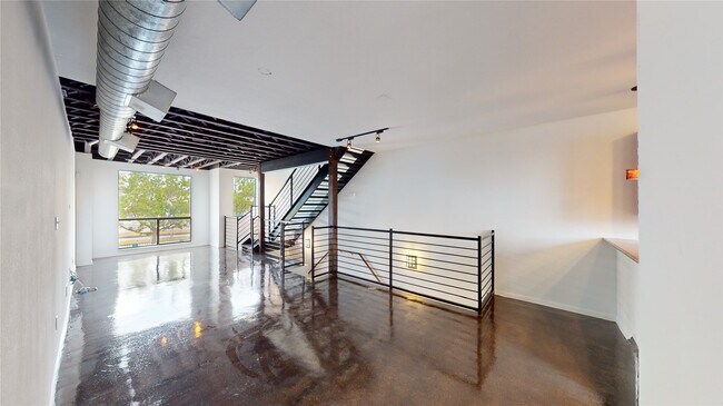 Building Photo - 310 S Jensen Dr