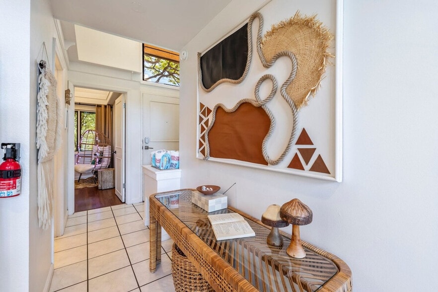 Building Photo - 1299 Uluniu Rd