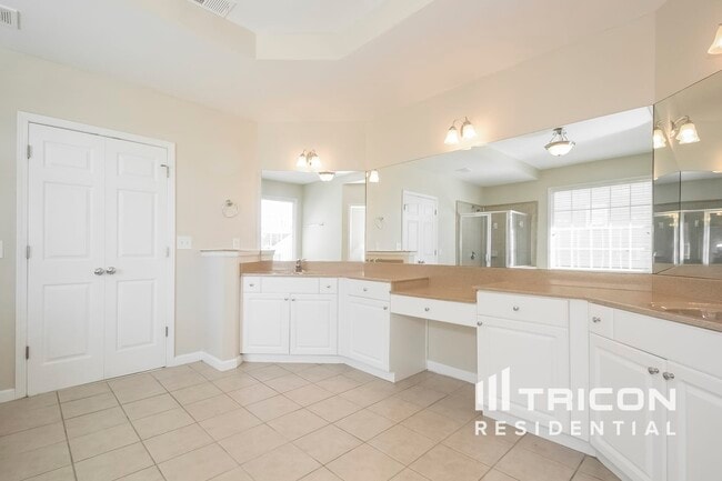 Building Photo - 3530 Renaissance Cir