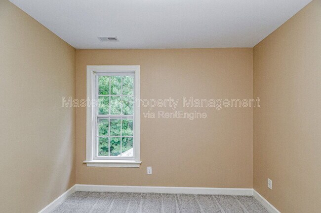 Building Photo - 225 Braxman Ln