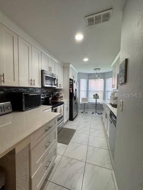 Building Photo - 7650 Sugar Bend Dr