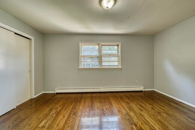 Building Photo - 125 Garfield Ave