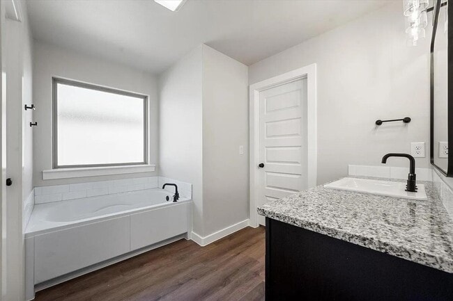 Building Photo - 2916 Corpus Ave