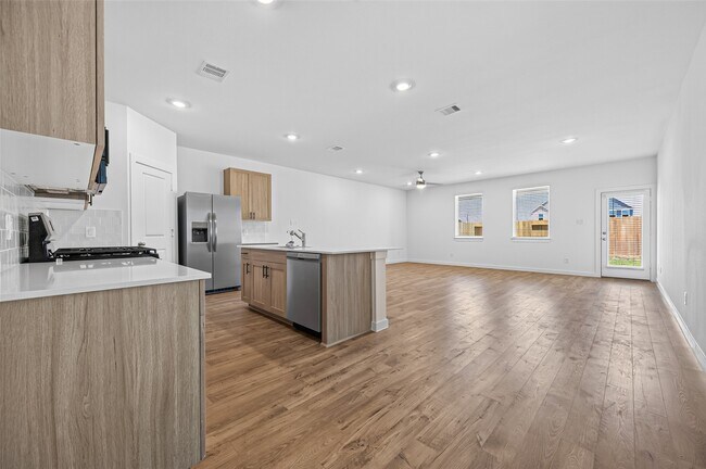 Building Photo - 3511 Goldfinch Wds Dr