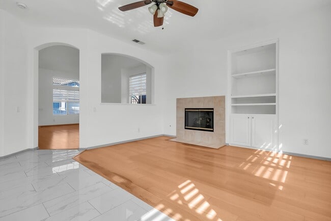 Building Photo - 5764 Kylie Ave