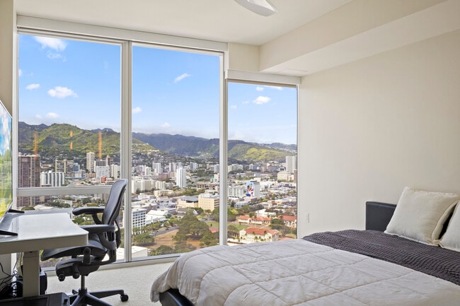 Building Photo - 888 Kapiolani Blvd