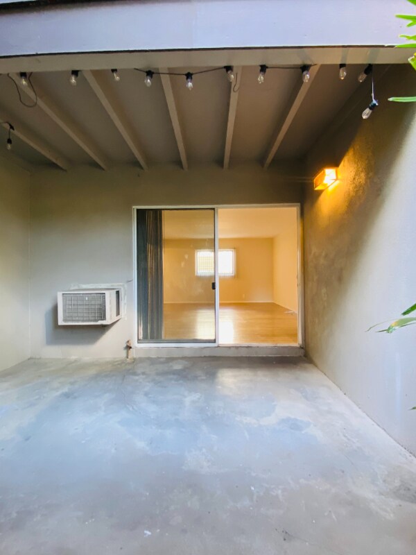 Building Photo - 283 S El Molino Ave