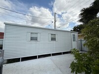 Building Photo - 5045 SW 116th Ave