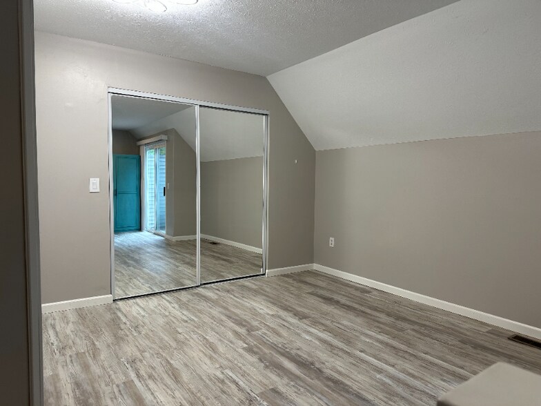 Building Photo - 4033 Sherwood Forest Dr