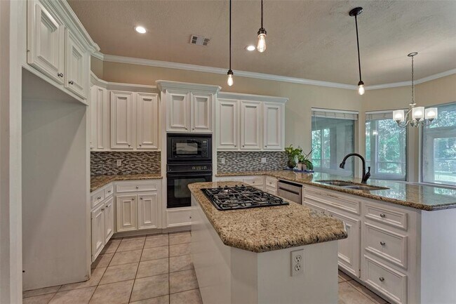 Building Photo - 10506 Crestwater Cir
