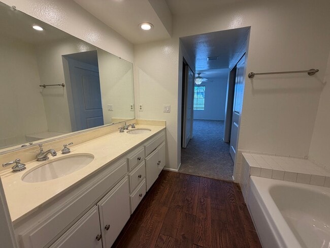 Building Photo - COSTA MESA 2 BEDROOM, 2 BATHROOM CONDO $3,200 (BRISTOL & BAKER)