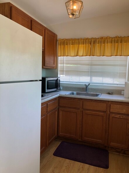 Kitchen - 14548 Killion St