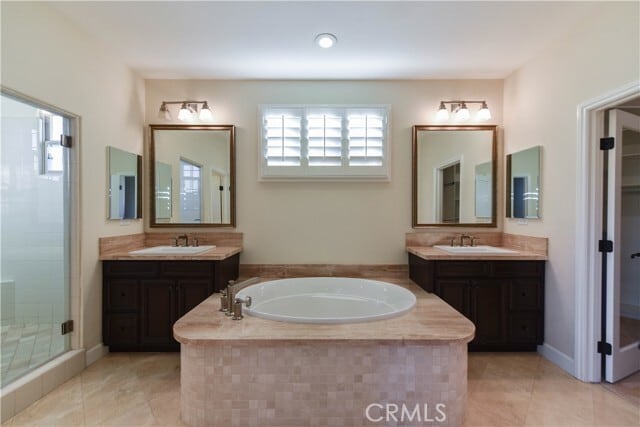 Building Photo - 40 Skyward